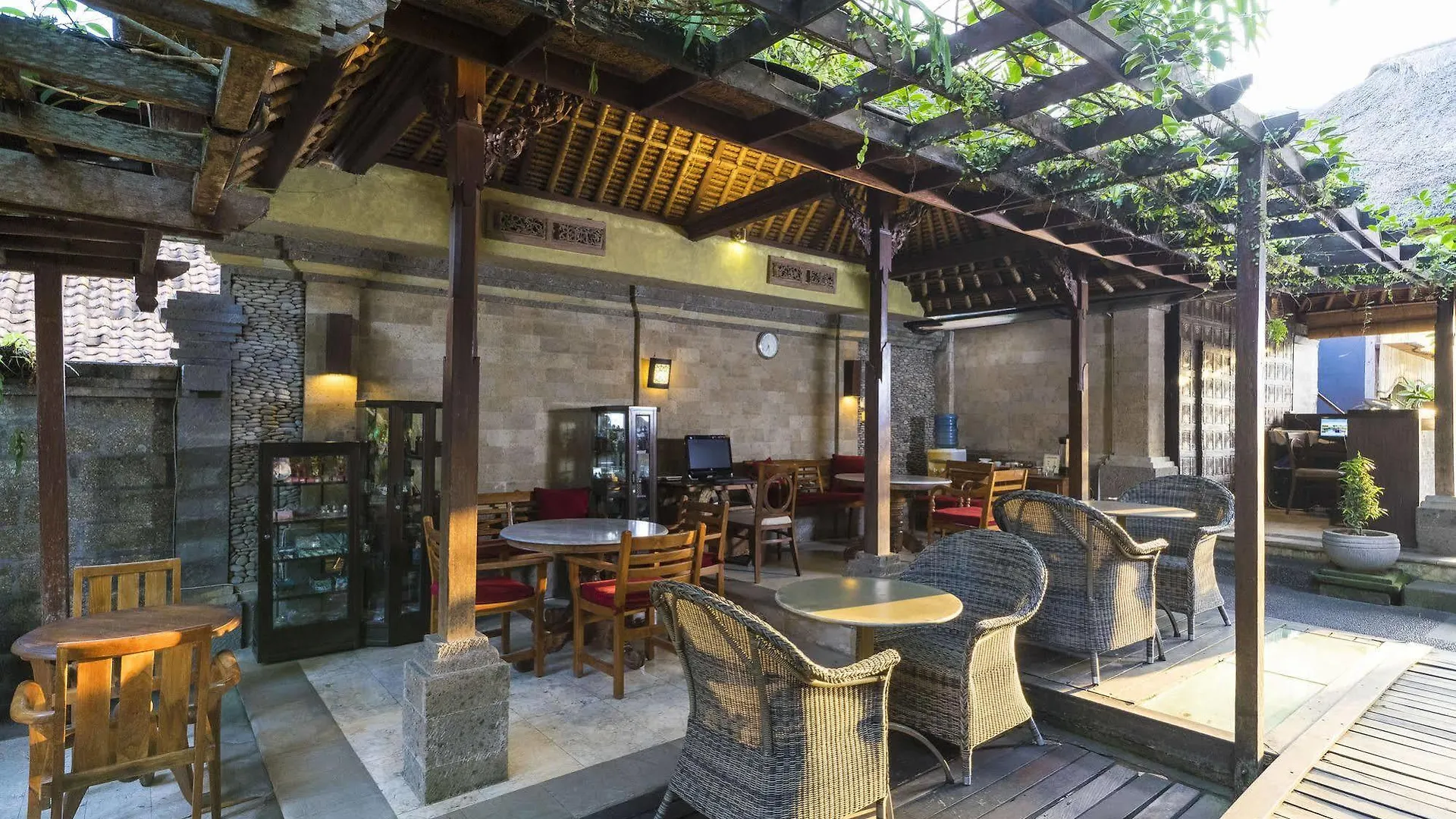 Adi Cottage Ubud Hotel