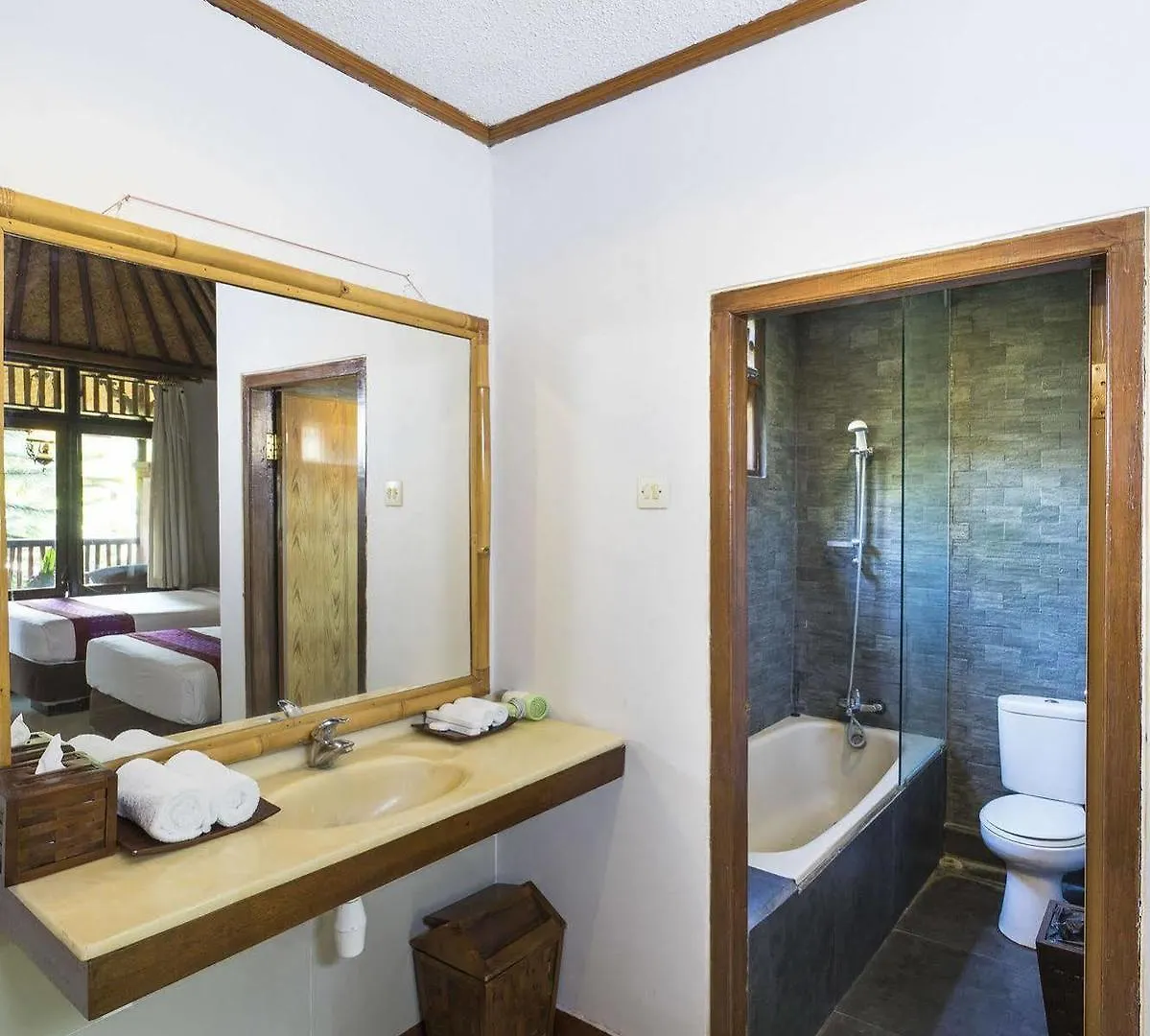 Adi Cottage Ubud 3*,
